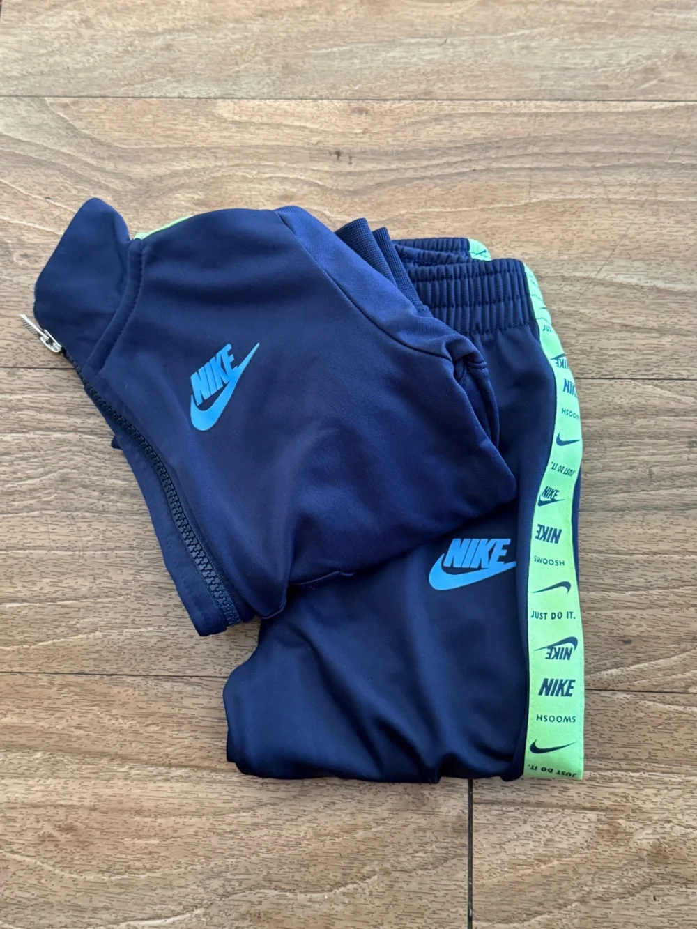 Nike Kids Navy Sweatpants & Jacket Set with Mint Stripe